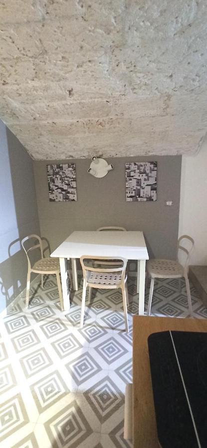 Casa Nella Pietra Viva Apartment Bari Bagian luar foto